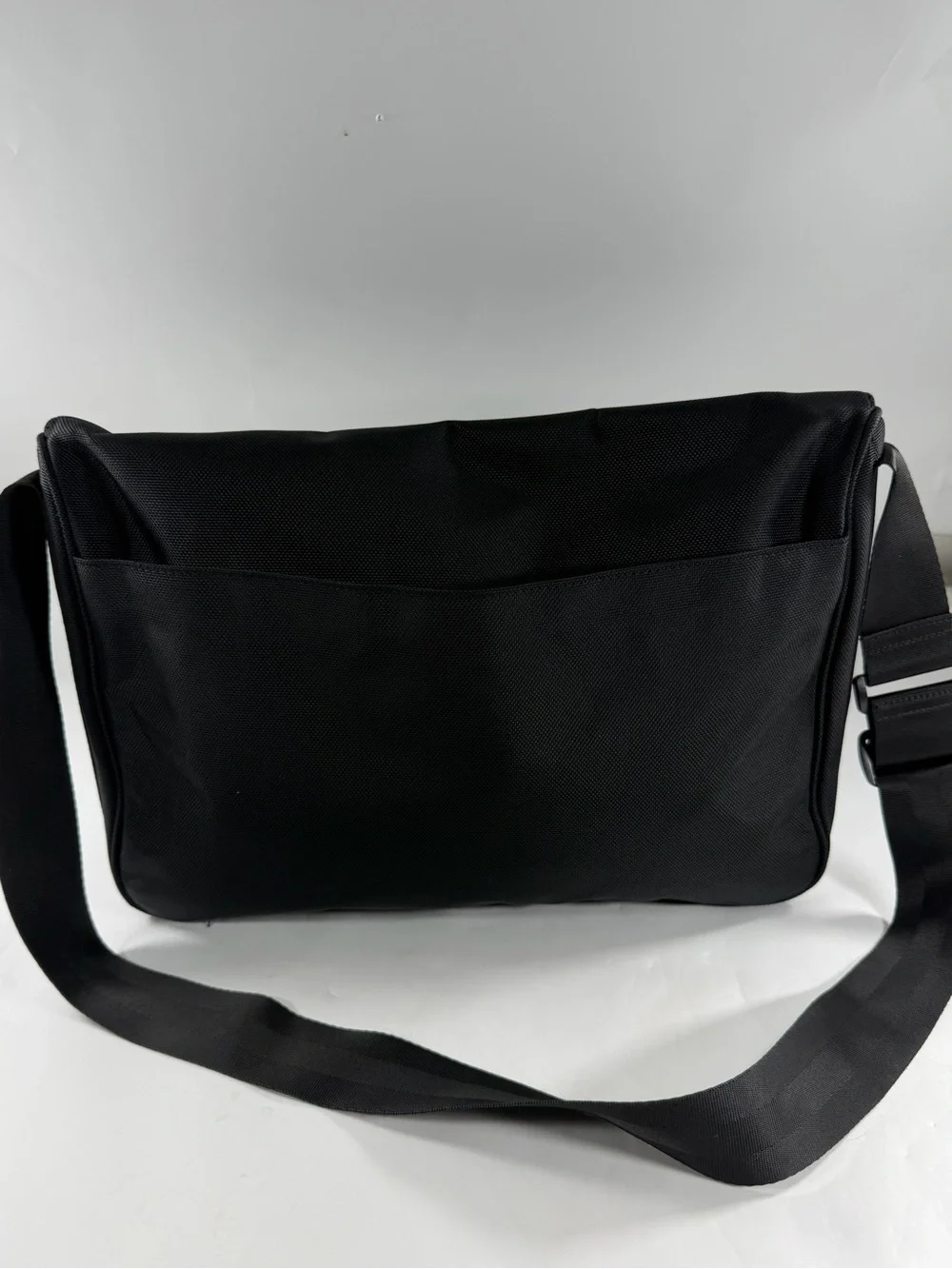 Cocoon Black Messenger Bag Laptop Crossbody Briefcase Travel Work Adjustable